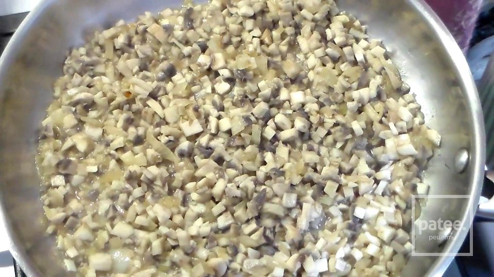 Домашние вареники с картошкой и грибами - Шаг 6