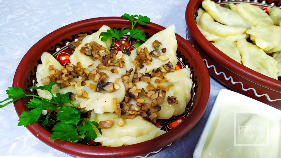 Домашние вареники с картошкой и грибами - Шаг 15