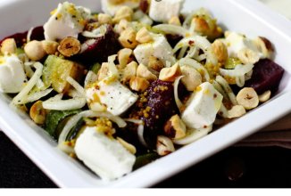 САЛАТ ИЗ СВЕКЛЫ И ЦУКИНИ С КОЗЬИМ СЫРОМ