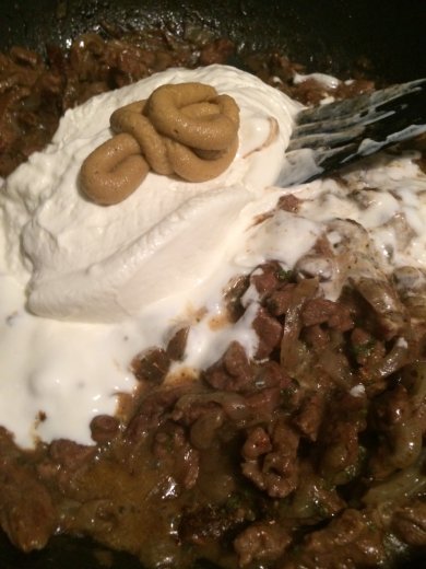 Тушенная говядина в сметане с горчицей - Шаг 3