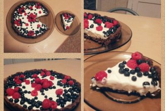 Шоколадный тарт с фруктами