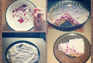 Пирог с красной смородиной