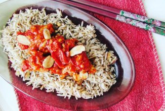 Курица под соусом карри