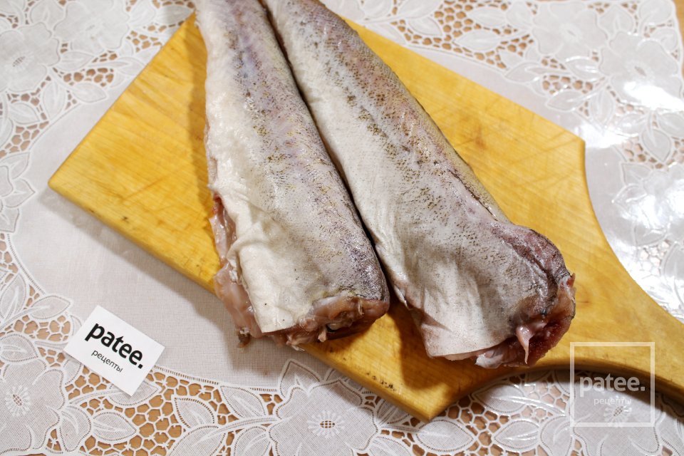 Минтай в сметанном соусе с луком и морковью - Шаг 4