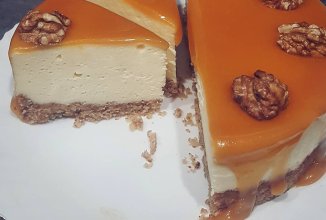 Чизкейк с соленой карамелью