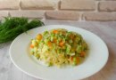 Постный салат с квашеной капустой, по вкусу напоминает винегрет