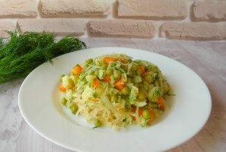 Постный салат с квашеной капустой, по вкусу напоминает винегрет