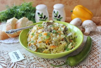 Тушеная капуста с грибами и куриной печенью