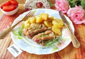 Свиные ребрышки с картофелем в духовке
