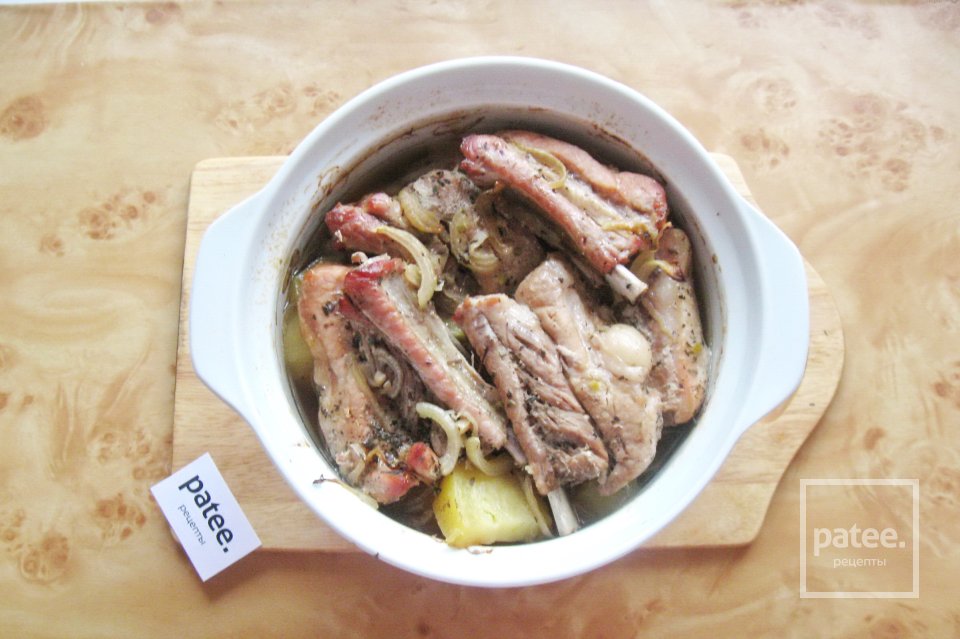 Свиные ребрышки с картофелем в духовке - Шаг 10