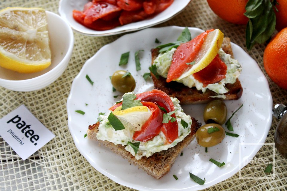 Тосты с авокадо и малосольной красной рыбой - Шаг 13