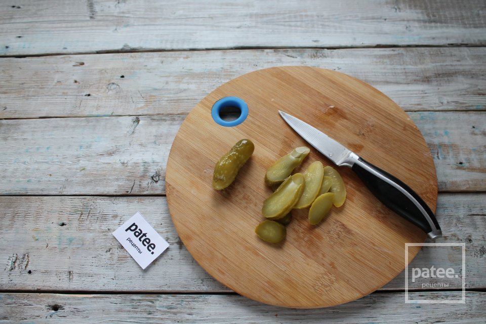 Бутерброды с печенью трески и огурцами - Шаг 4