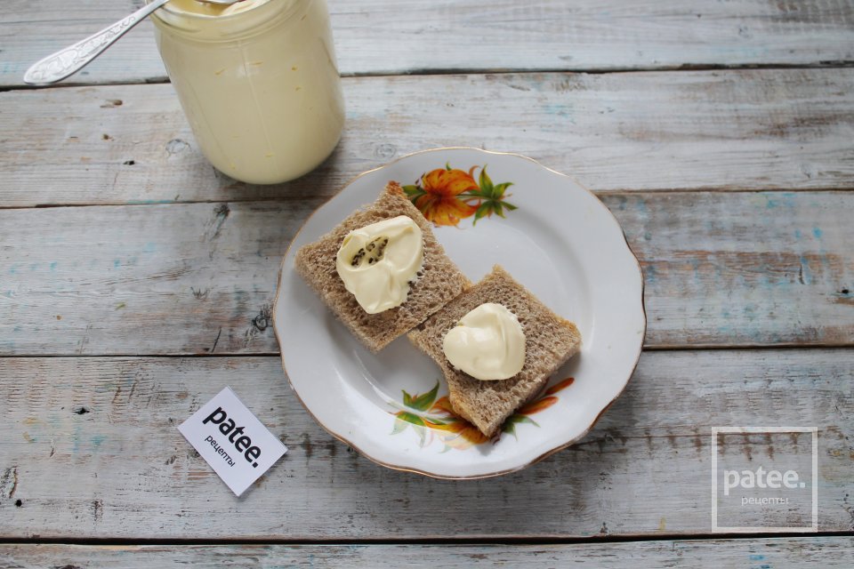 Бутерброды с печенью трески и огурцами - Шаг 5