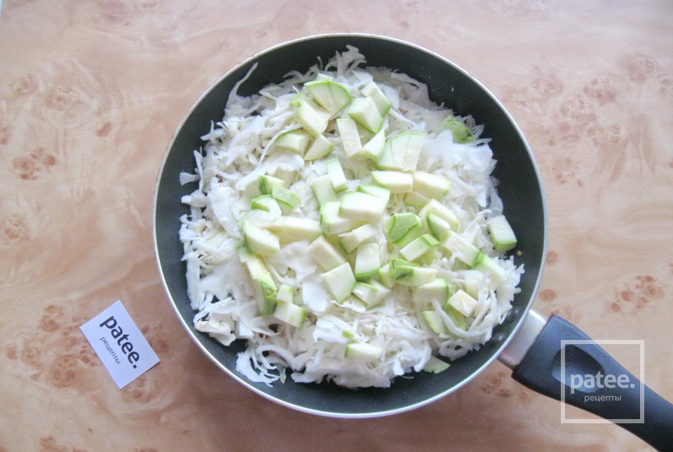 Куриный фарш с тушеной капустой - Шаг 5
