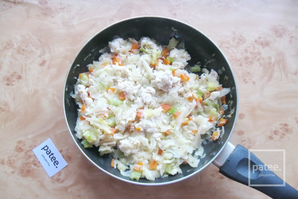 Куриный фарш с тушеной капустой - Шаг 8