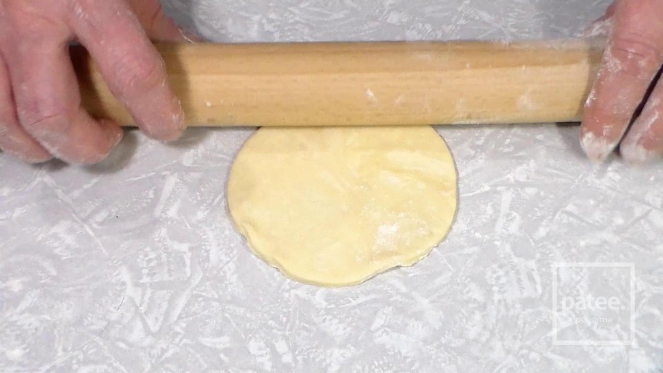 Слойки с начинкой из груш - Шаг 10