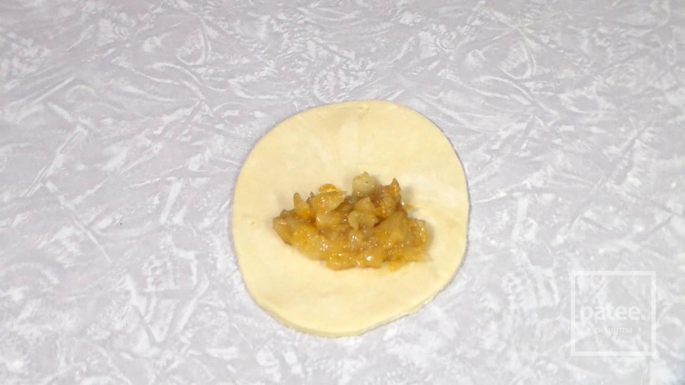 Слойки с начинкой из груш - Шаг 11