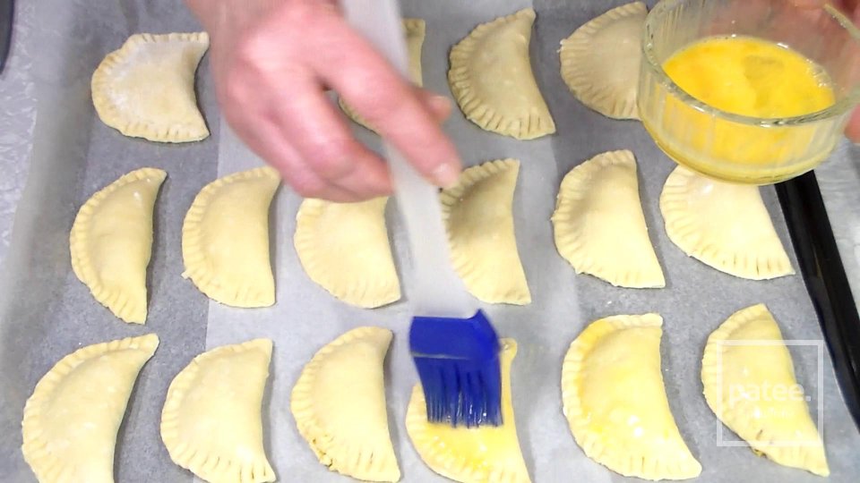 Слойки с начинкой из груш - Шаг 13
