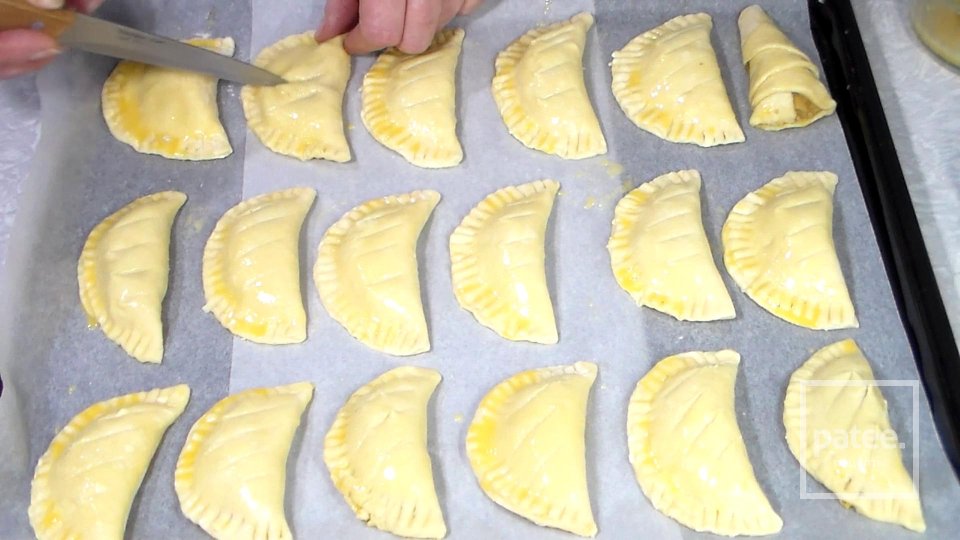 Слойки с начинкой из груш - Шаг 14