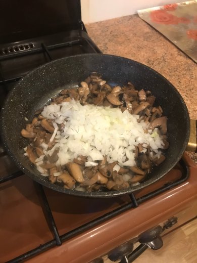 Грибы в сливочном соусе - Шаг 3