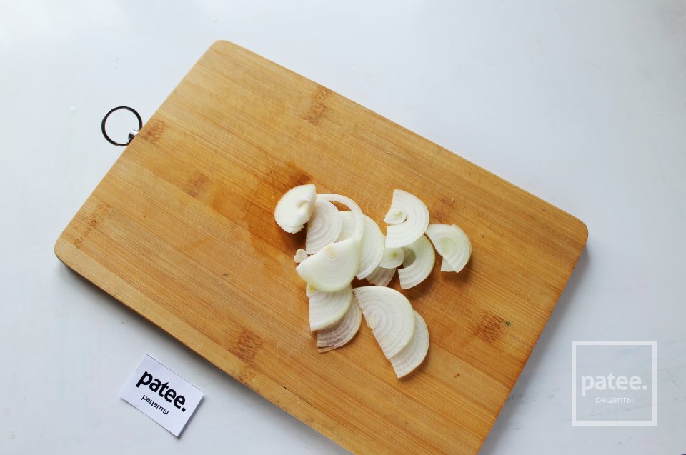 Треска запеченная с картошкой в сметанно-майонезной заливке - Шаг 2