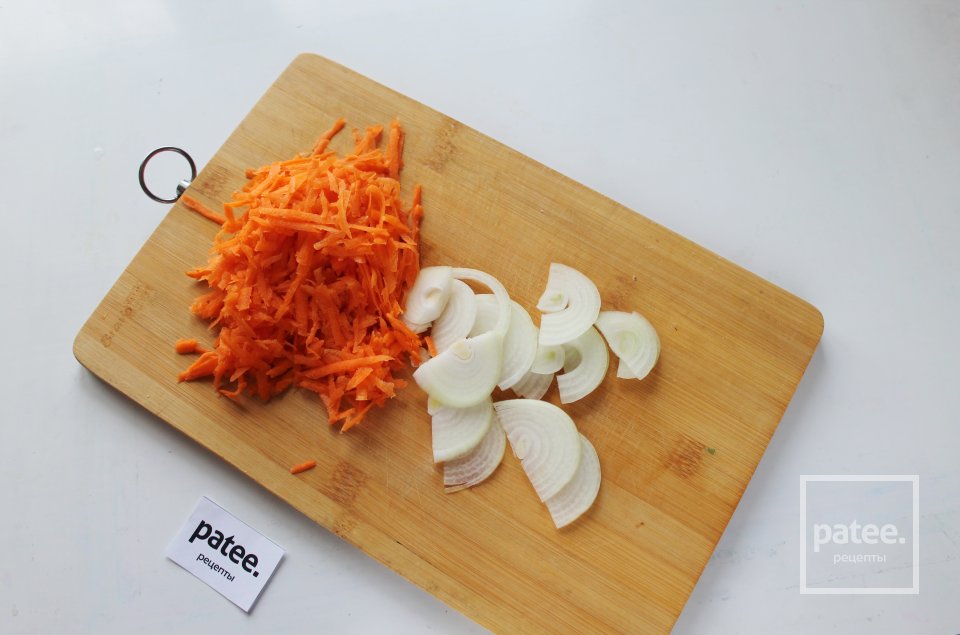 Треска запеченная с картошкой в сметанно-майонезной заливке - Шаг 3