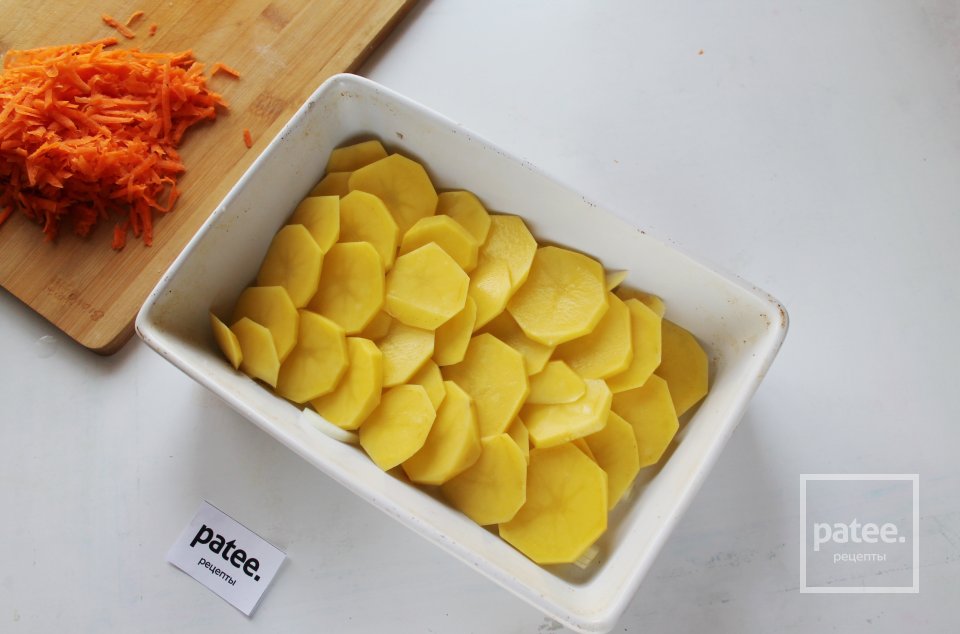 Треска запеченная с картошкой в сметанно-майонезной заливке - Шаг 7