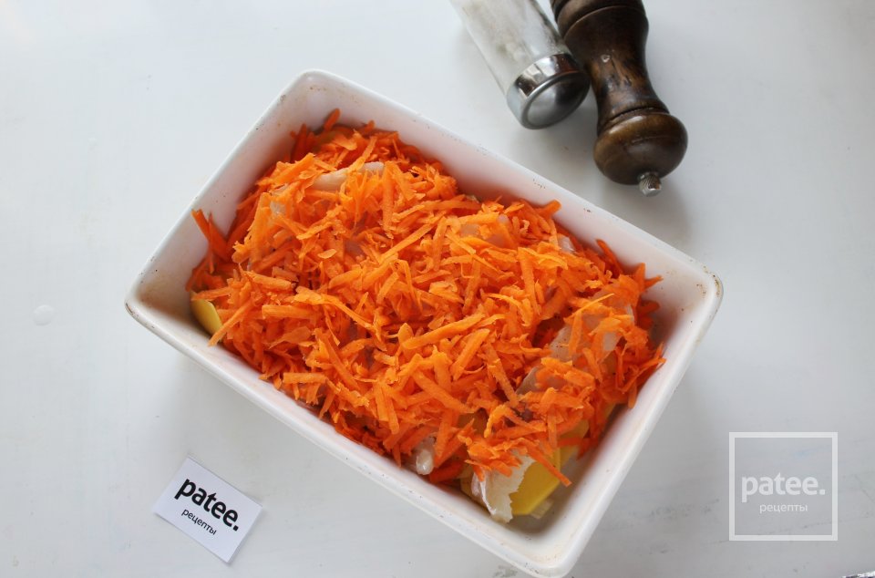 Треска запеченная с картошкой в сметанно-майонезной заливке - Шаг 9