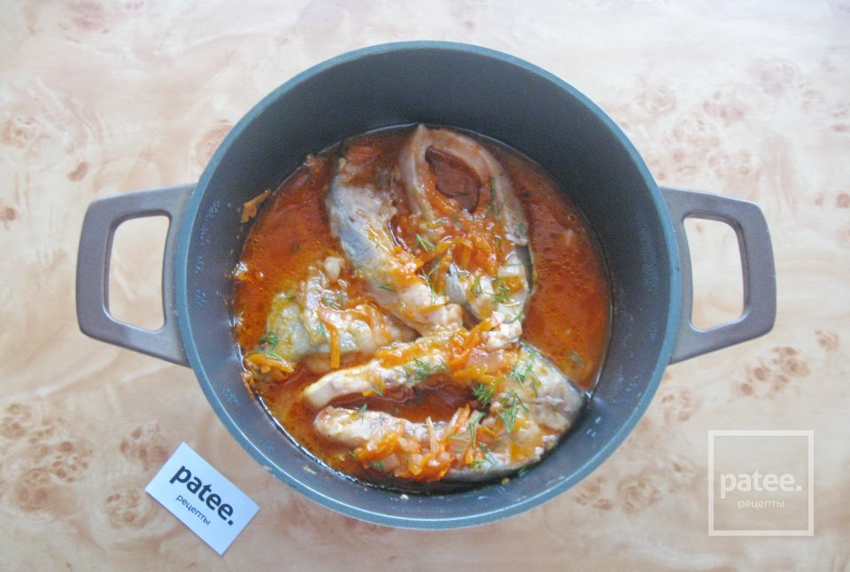 Карп в томатном соусе с овощами - Шаг 10