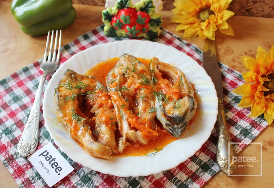 Карп в томатном соусе с овощами - Шаг 11