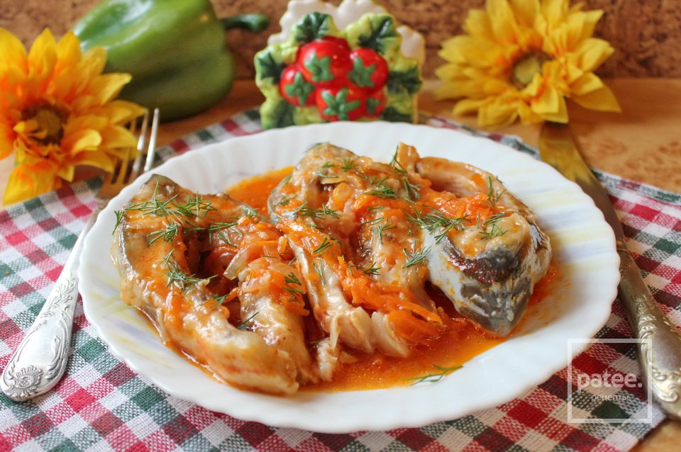 Карп в томатном соусе с овощами - Шаг 12