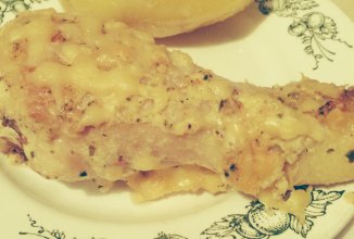 Курица в сметанном соусе под сыром