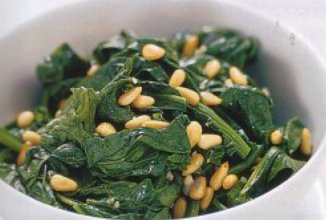 Шпинат с кедровыми орешками