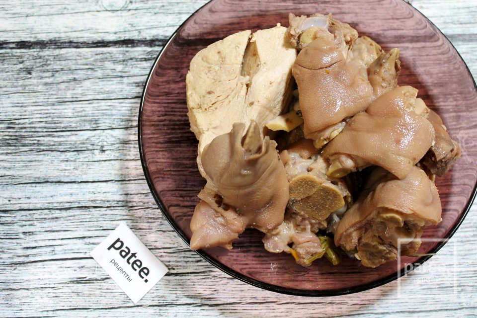 Холодец из свиных ножек и мяса индейки - Шаг 7