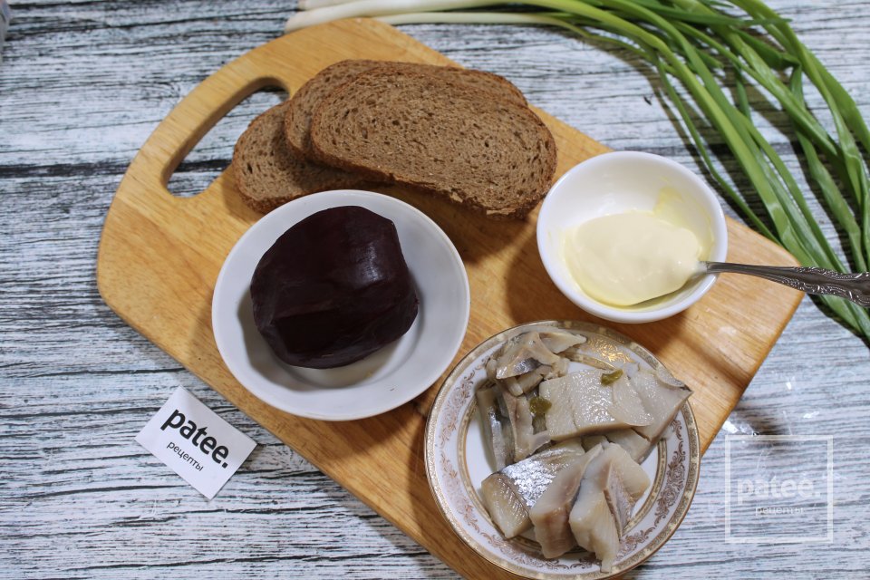 Тосты "селедка под шубой" - Шаг 1