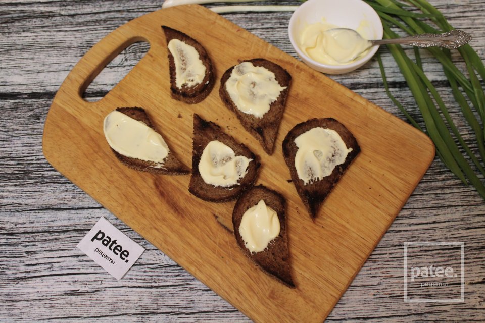 Тосты "селедка под шубой" - Шаг 5