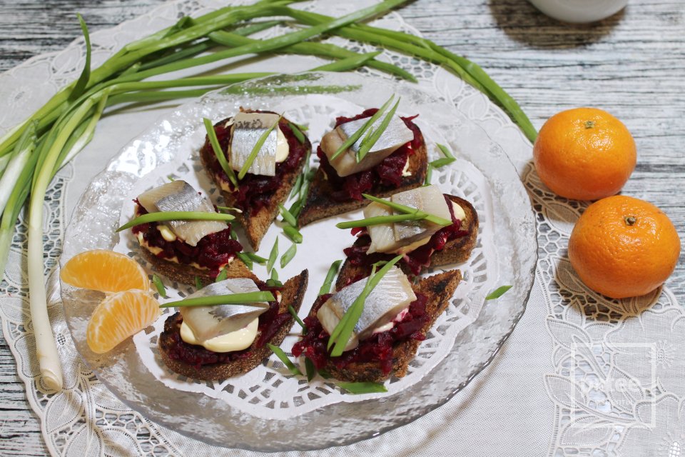 Тосты "селедка под шубой" - Шаг 11