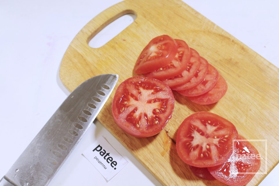 Капрезе с листьями кориандра - Шаг 2