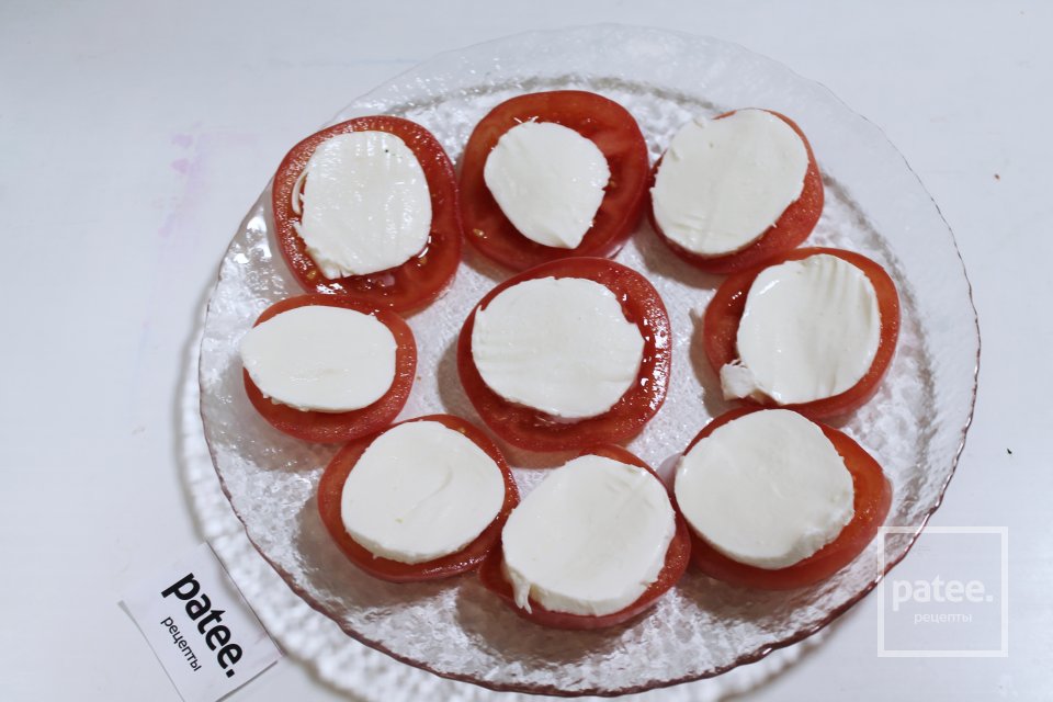 Капрезе с листьями кориандра - Шаг 5