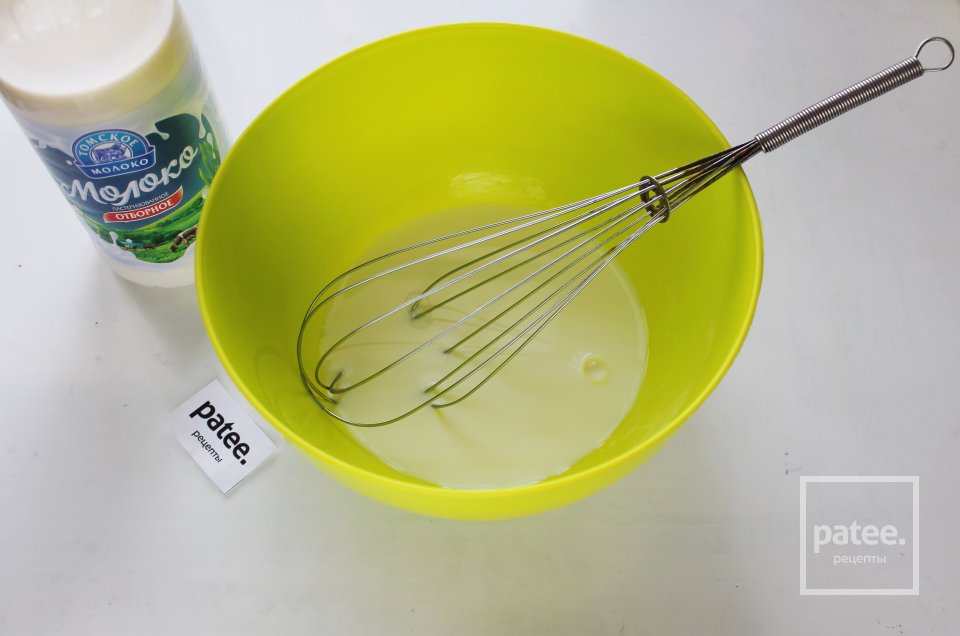 Пирожки дрожжевые с зеленым луком и яйцом - Шаг 4