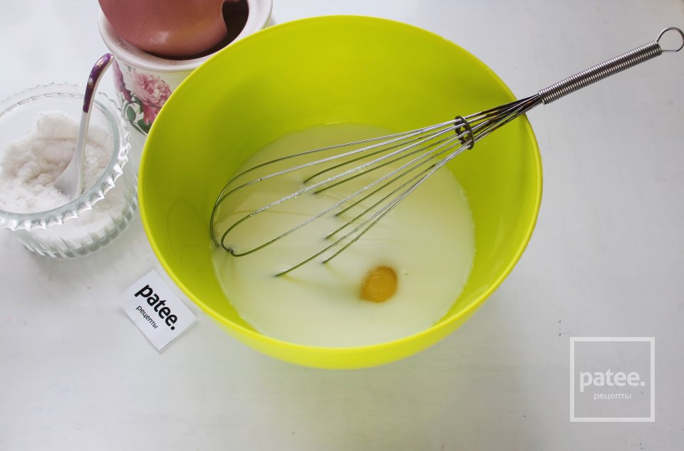 Пирожки дрожжевые с зеленым луком и яйцом - Шаг 6