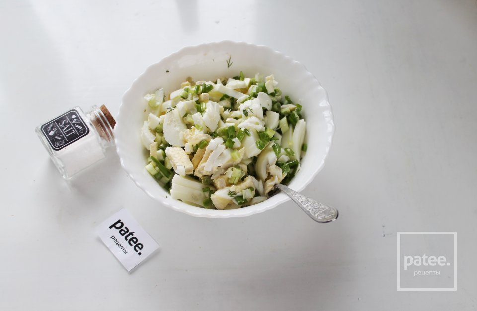 Пирожки дрожжевые с зеленым луком и яйцом - Шаг 10