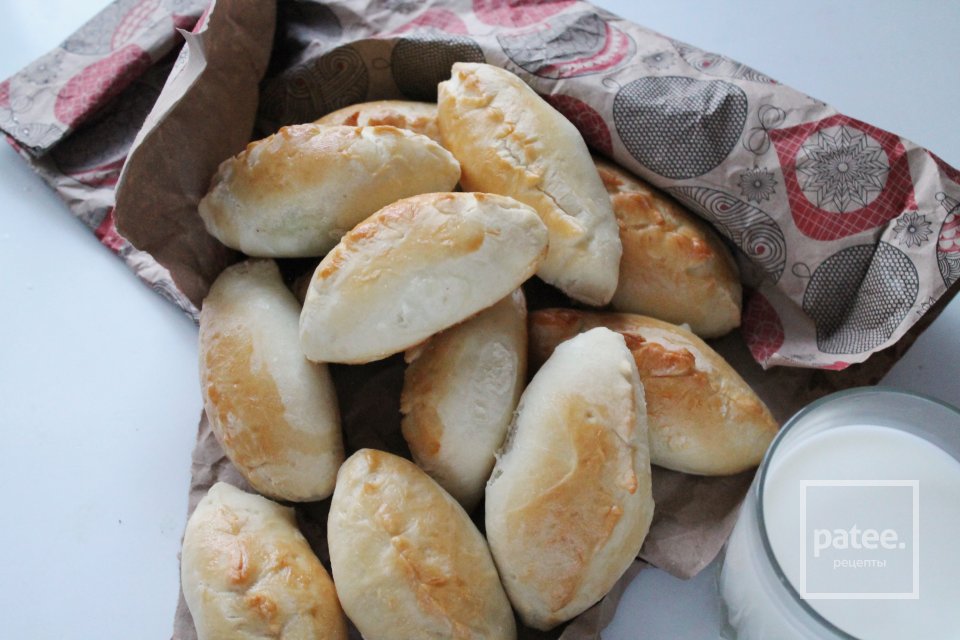 Пирожки дрожжевые с зеленым луком и яйцом - Шаг 16