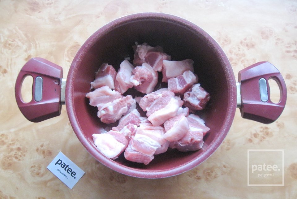 Свиная грудинка с грибами в сметане - Шаг 2