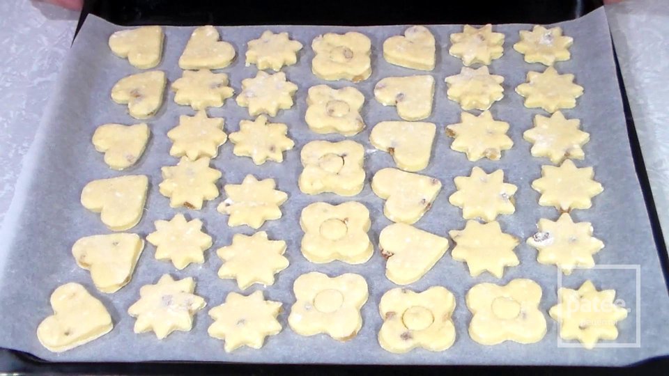 Творожное печенье с изюмом - Шаг 8