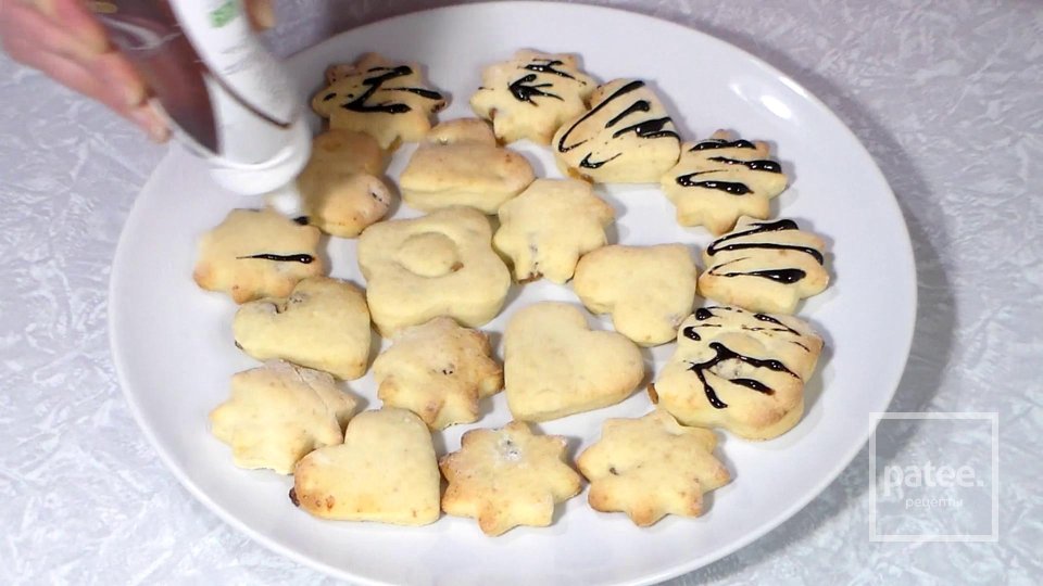 Творожное печенье с изюмом - Шаг 11