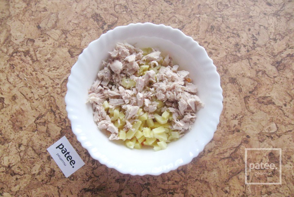 Салат из курицы с каперсами и перепелиными яйцами - Шаг 4