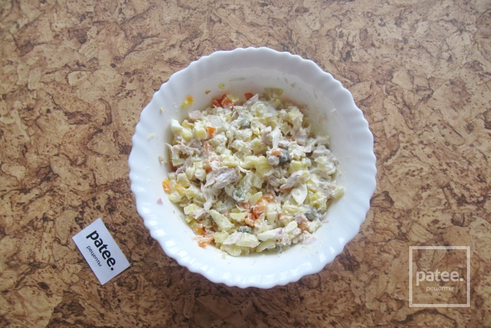 Салат из курицы с каперсами и перепелиными яйцами - Шаг 9