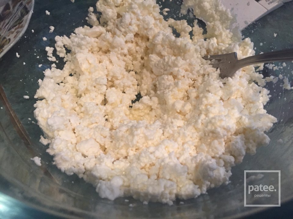 Пончики из творога и сыра - Шаг 1