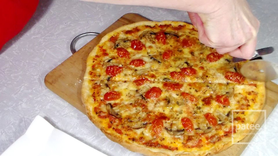 Домашняя пицца с грибами и сыром - Шаг 17